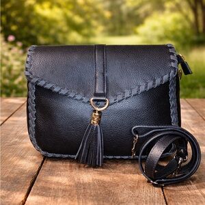 JEN & CO Elegant Black Tassel Crossbody Bag